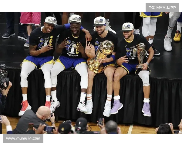 湖人、快船与独行侠有望争夺克莱·汤普森,未来走势引发关注(nba快船与独行侠比赛) 湖人、快船与独行侠有望争夺克莱·汤普森,未来走势引发关注(nba快船与独行侠比赛)